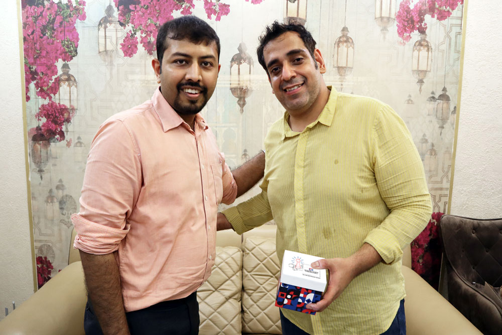 COOCAA: Given Token of Appreciation to Team Members